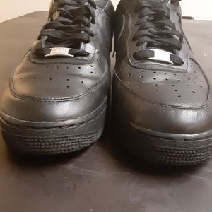 Black air Force 1s